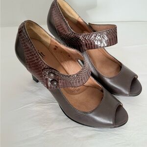 Sofft Since 1997 Women’s Mary Jane Peep-Toe Mid Heel Brown Shoes Size 8M VTG